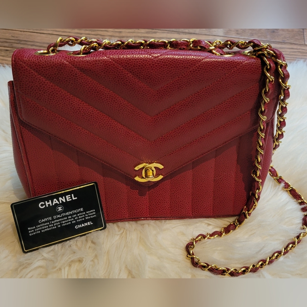 CHANEL Vintage Red Caviar Chevron Coco Envelope Gold Hardware purse